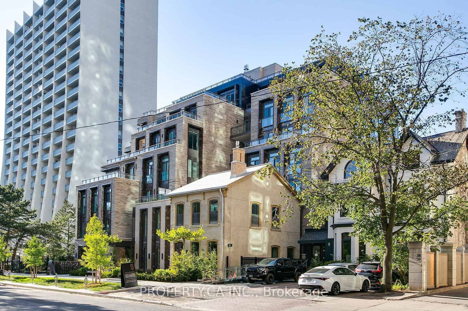 #403 - 10 Prince Arthur Avenue