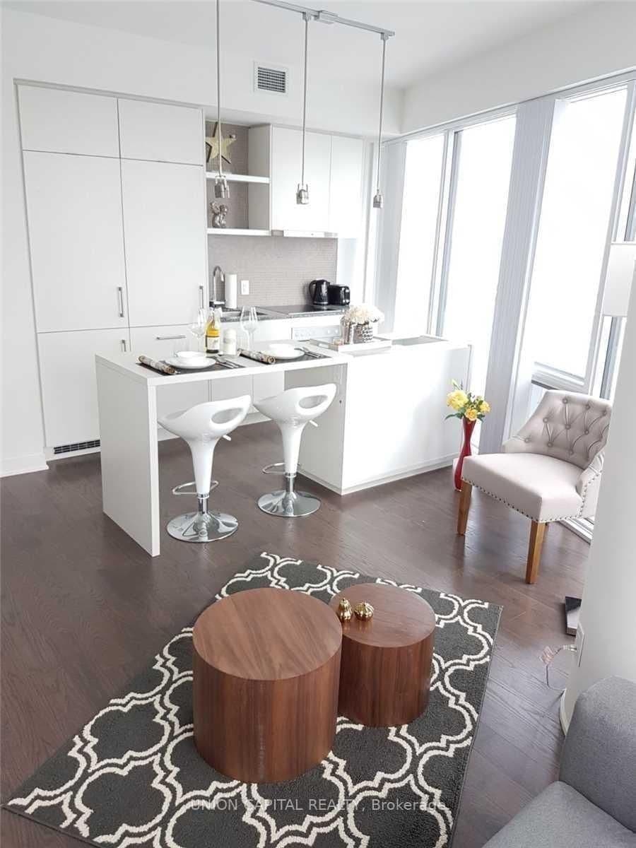 #7002 - 88 Harbour Street