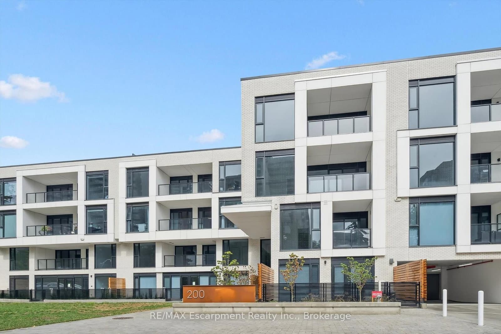 200 Keewatin Avenue, Unit 201