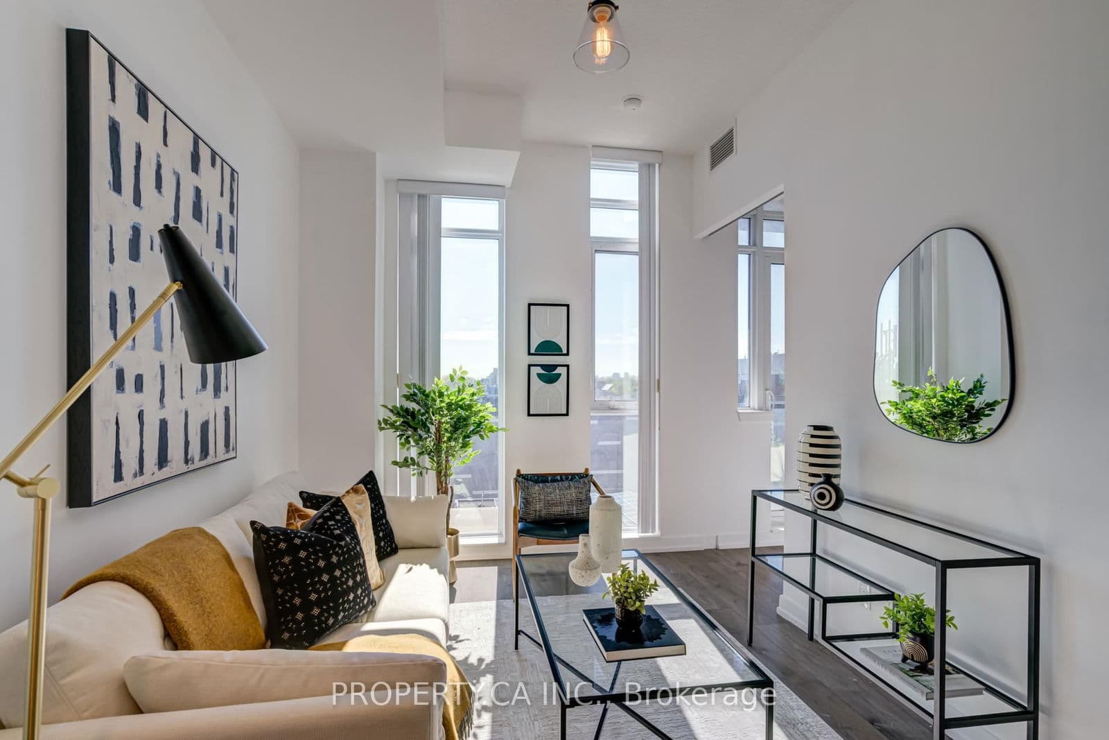 297 College Street, Unit 715