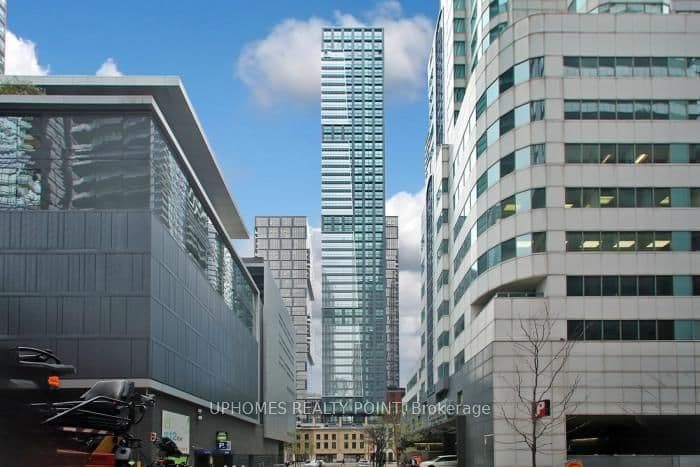 327 King Street W, Unit 3205