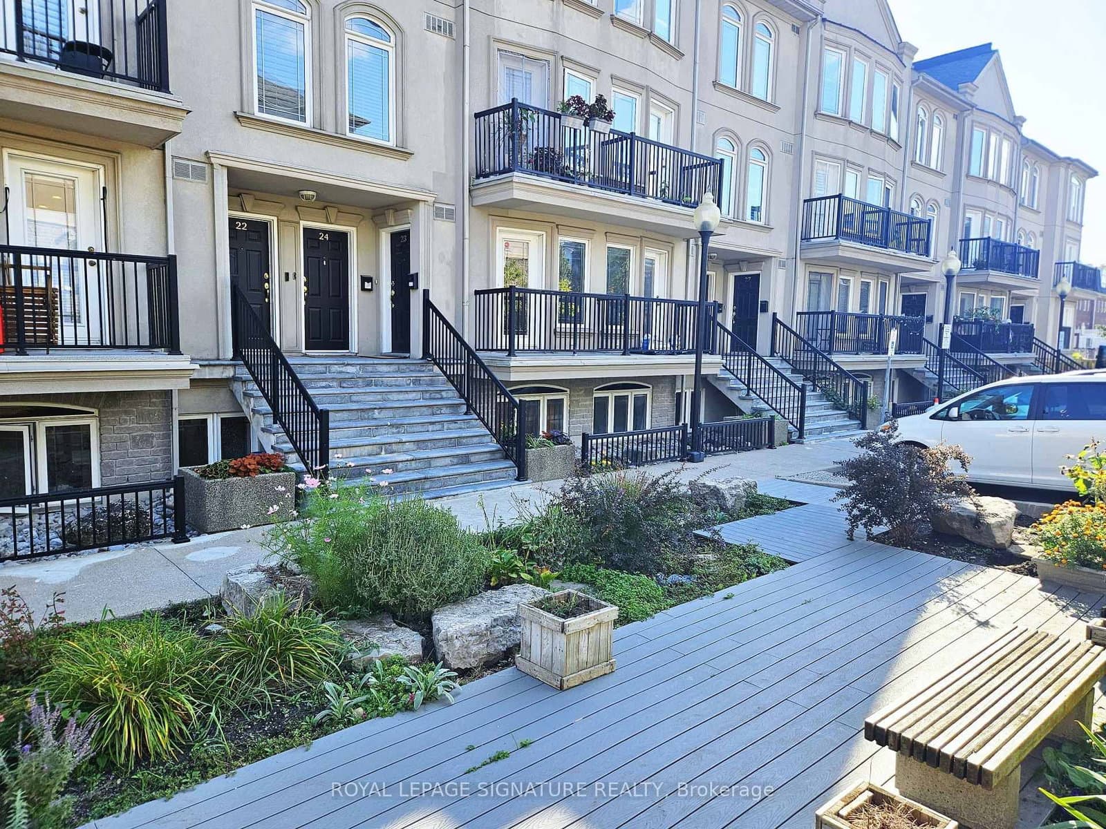 118 Finch Avenue W, Unit 23