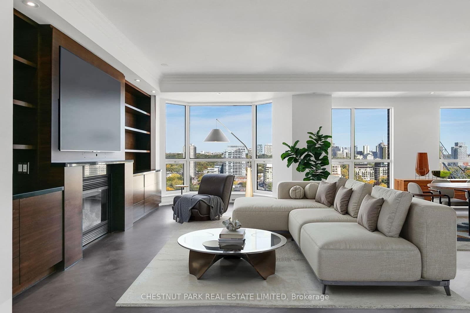 38 Avenue Road, Unit 1902