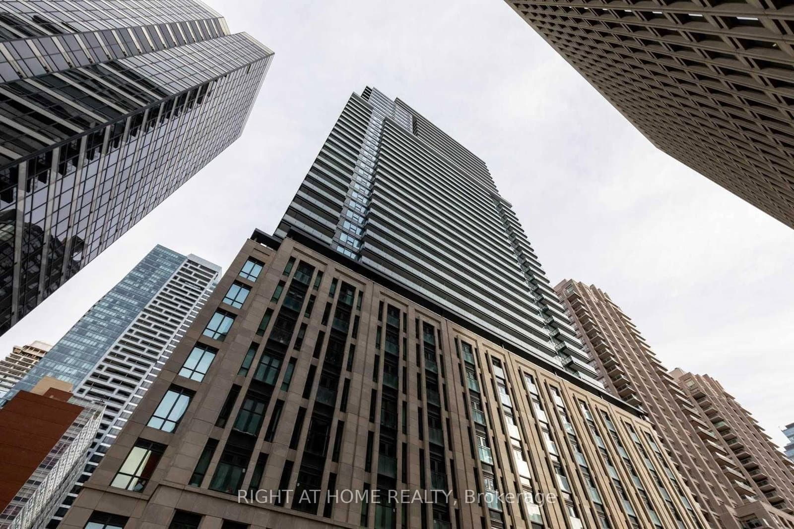 #1518 - 955 Bay Street
