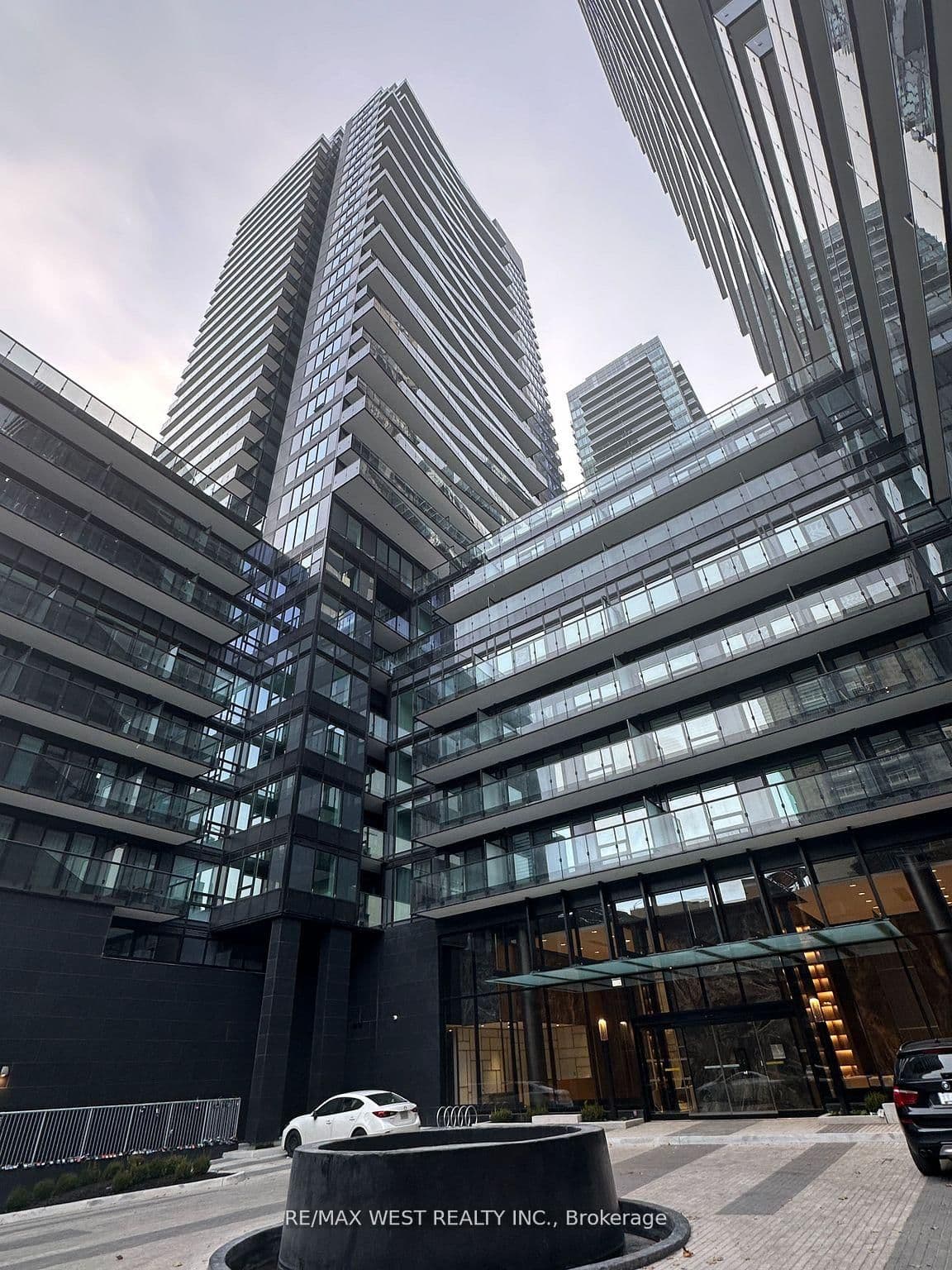 127 Broadway Avenue, Unit 2204S