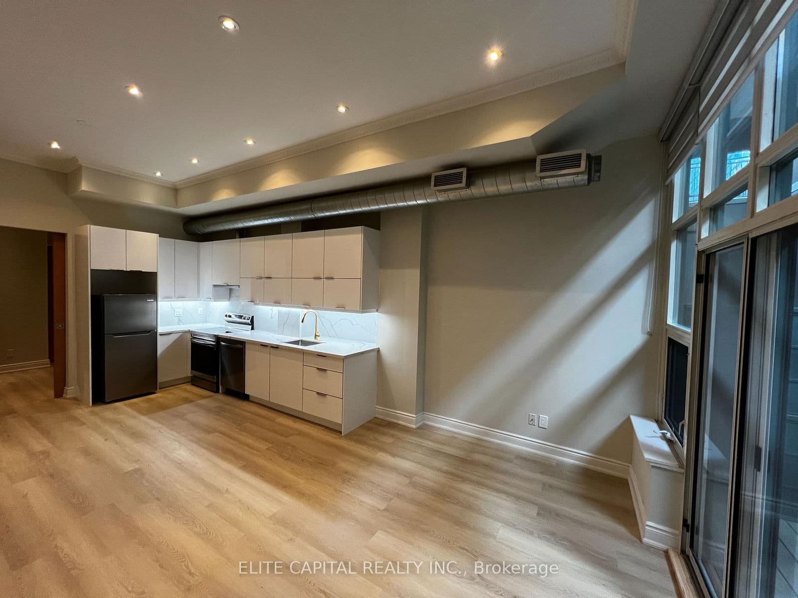 #B02 - 135 Dalhousie Street