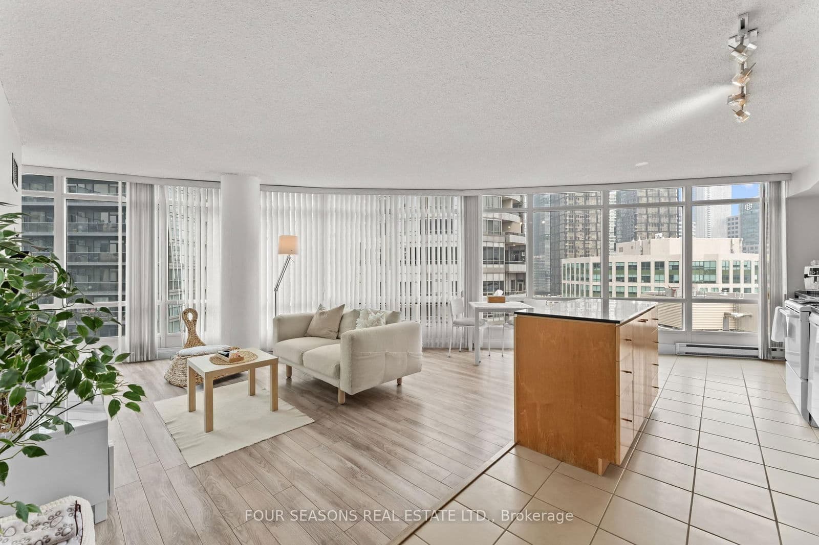 #2510 - 361 Front Street W