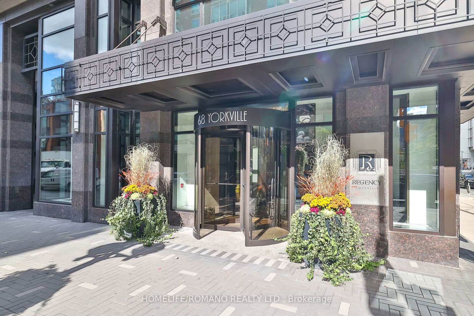 68 Yorkville Avenue, Unit 401