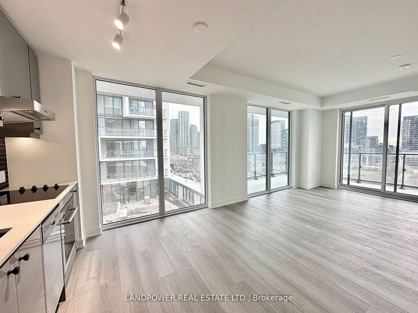 9 Tecumseth Street, Unit 802