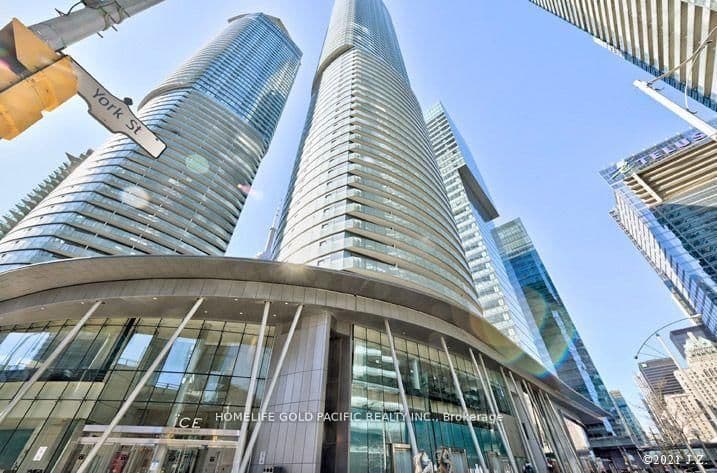 #802 - 14 York Street