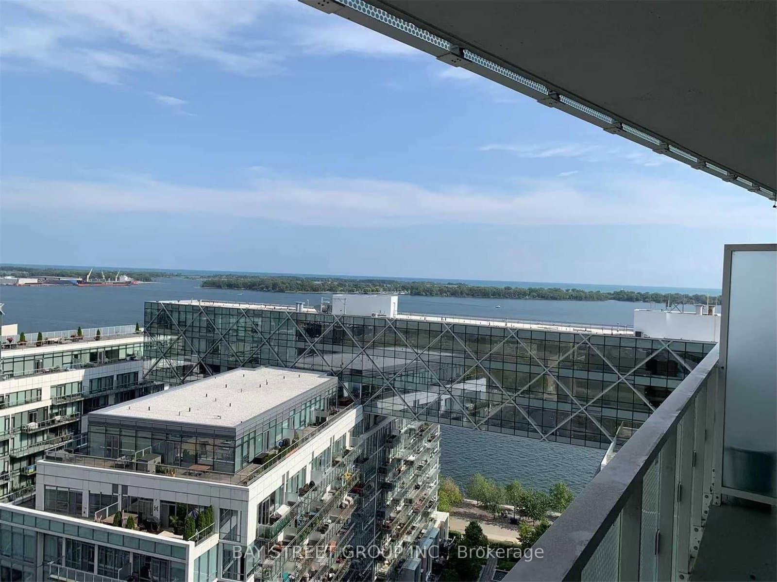 #1810 - 15 Queens Quay E