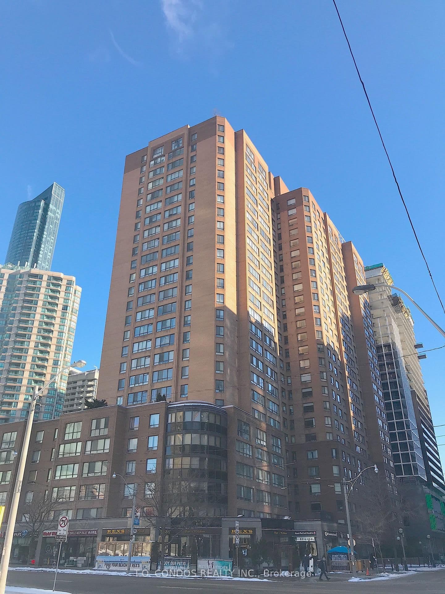 #511 - 633 Bay Street