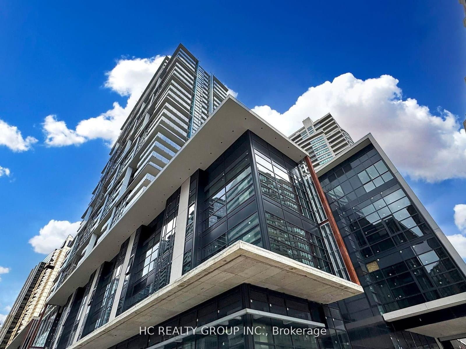 4955 Yonge Street, Unit 819