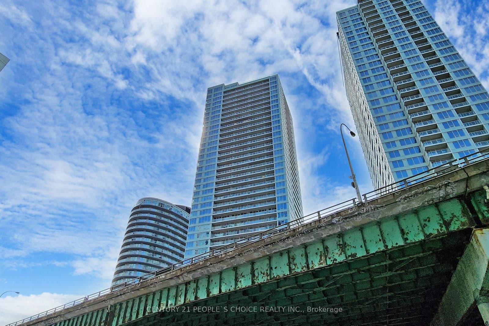 #1006 - 17 Bathurst Street NW