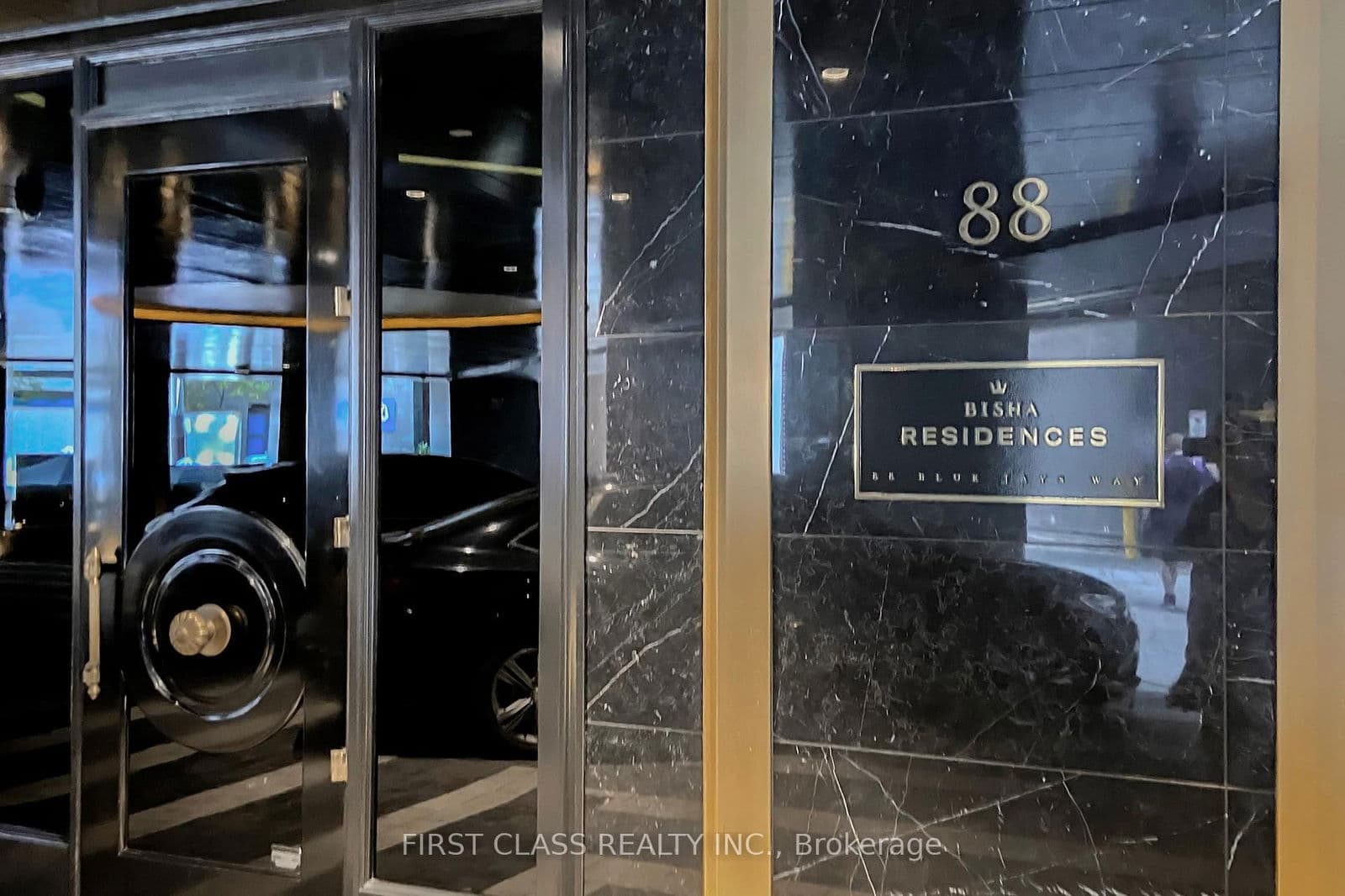 88 Blue Jays Way, Unit 2708