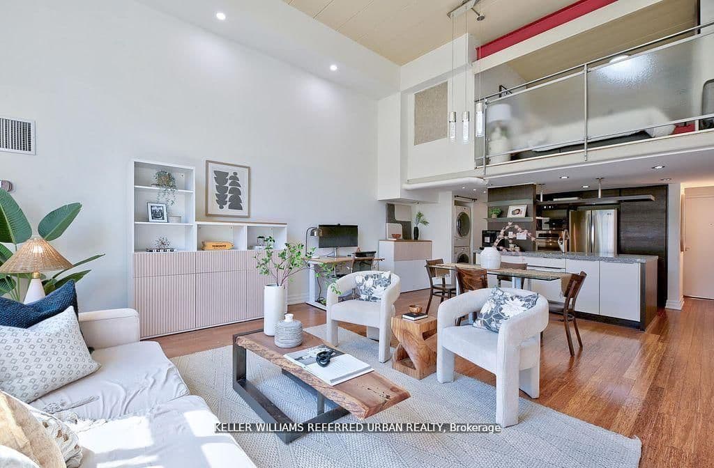 160 Baldwin Street, Unit 209