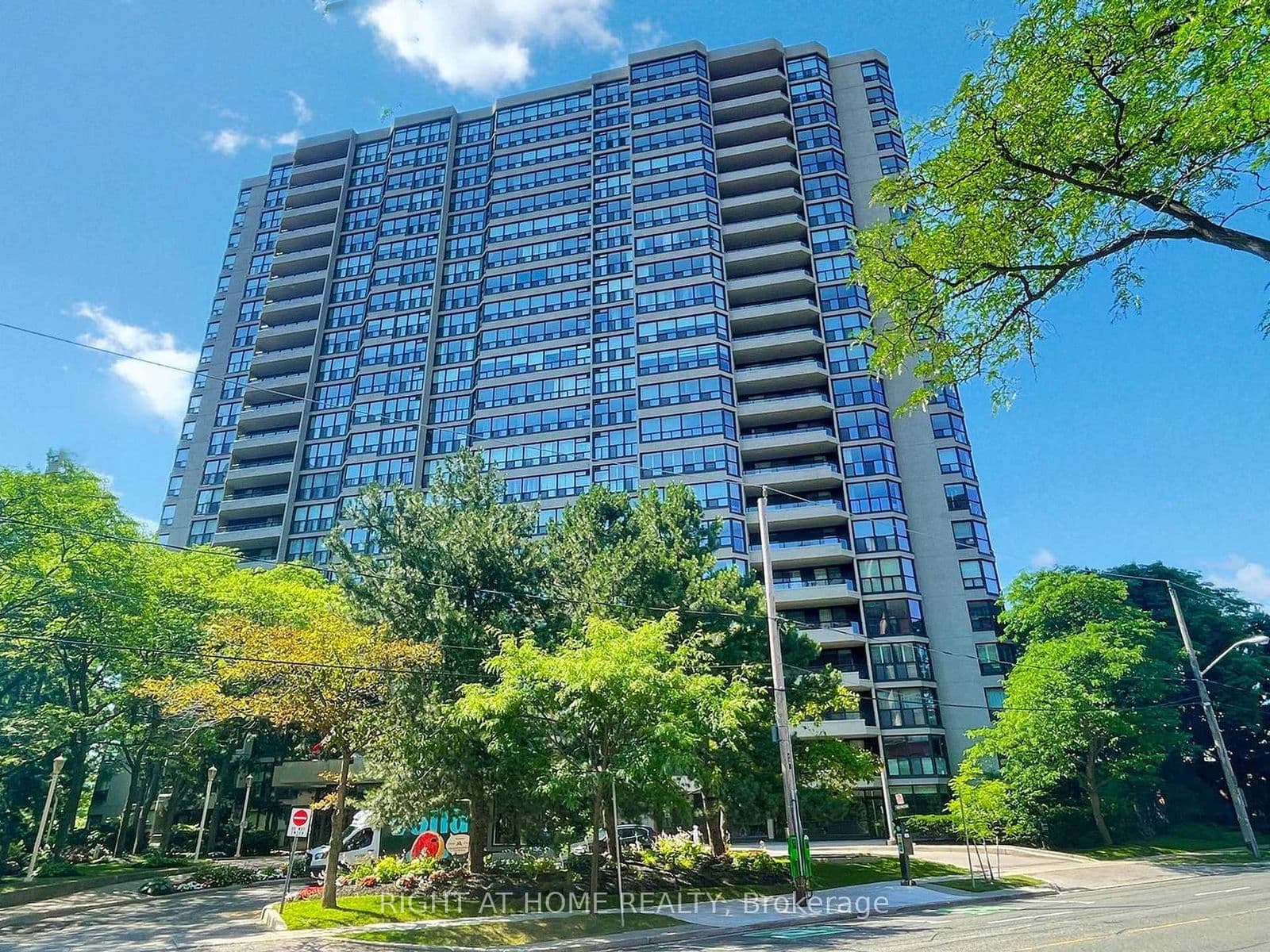 33 Elmhurst Avenue, Unit 606