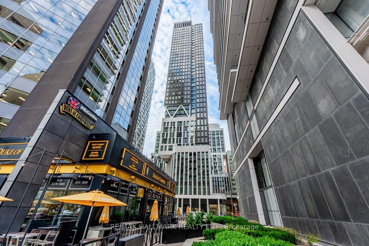 238 Simcoe Street, Unit 2709