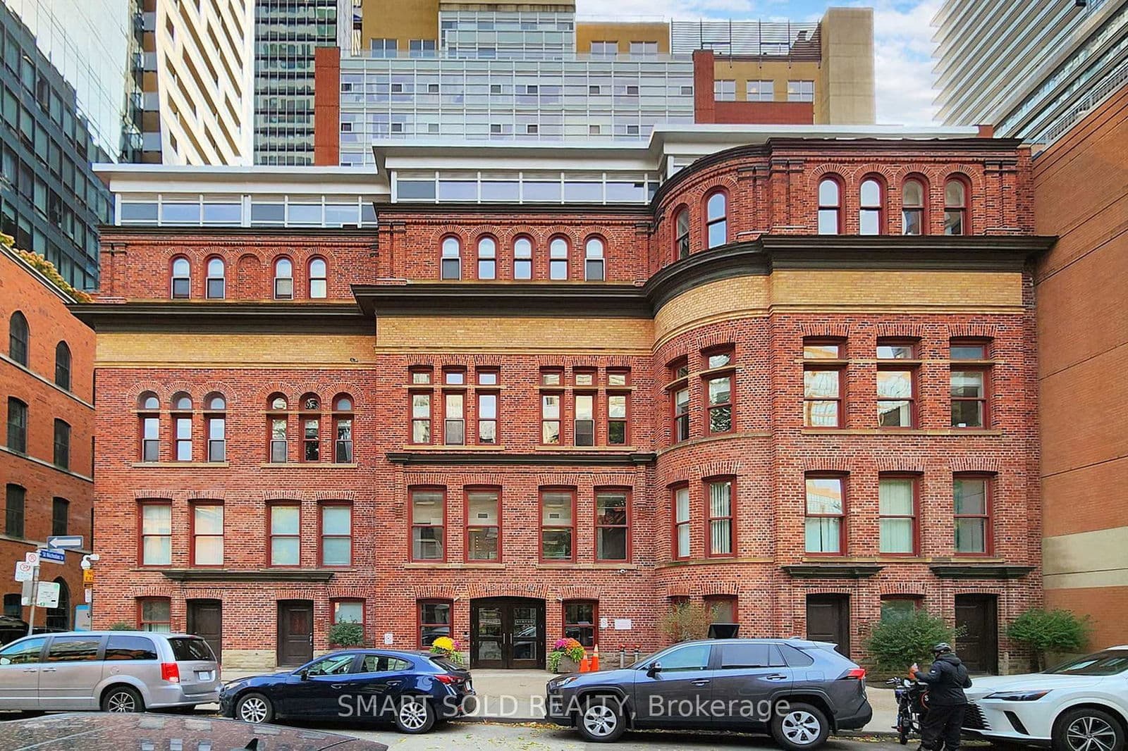 #1612 - 11 St Joseph Street