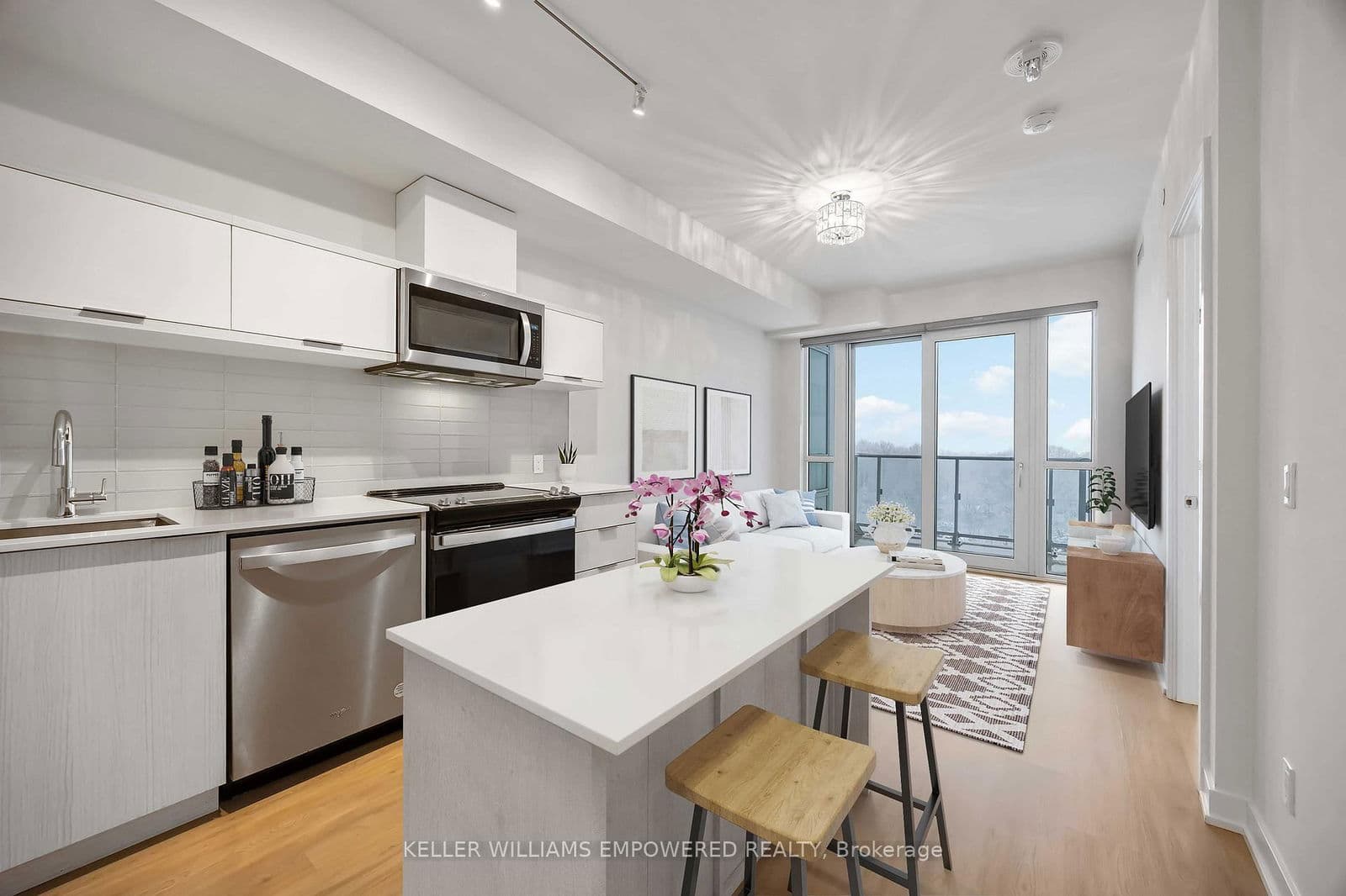 #914 - 10 Deerlick Court