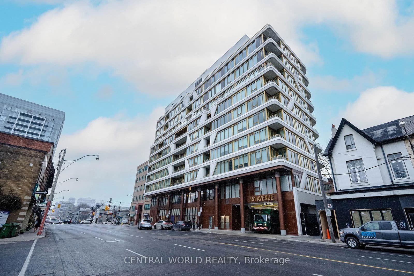 151 Avenue Road, Unit 305