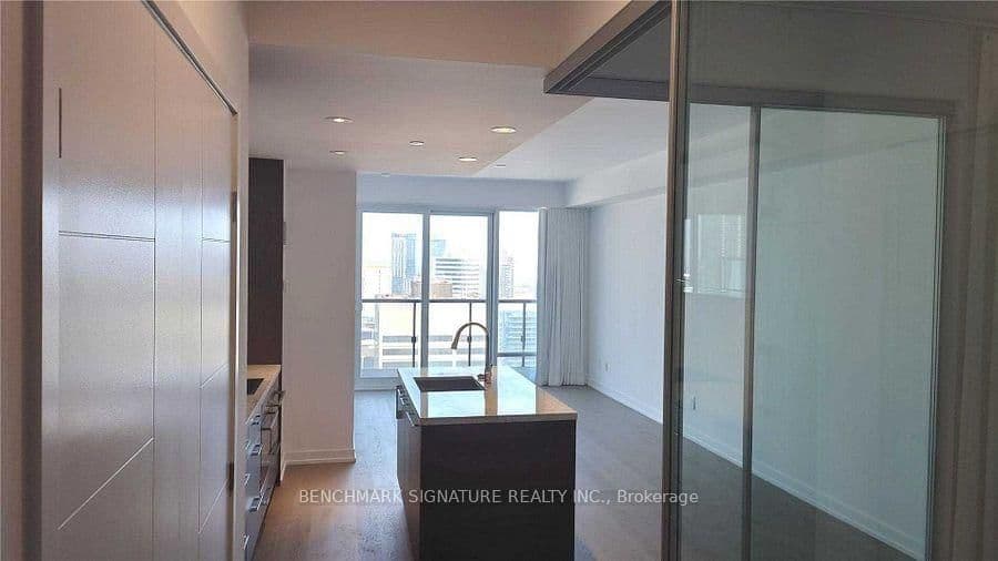 #2805 - 488 University Avenue