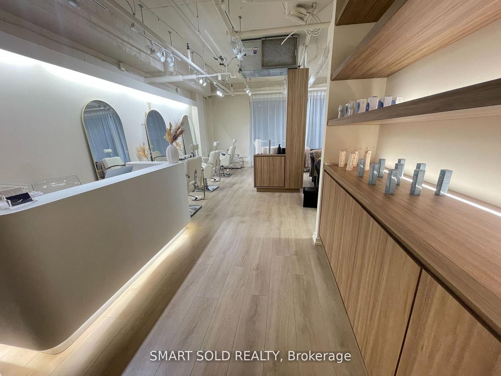 #205 - 621 Sheppard Avenue E