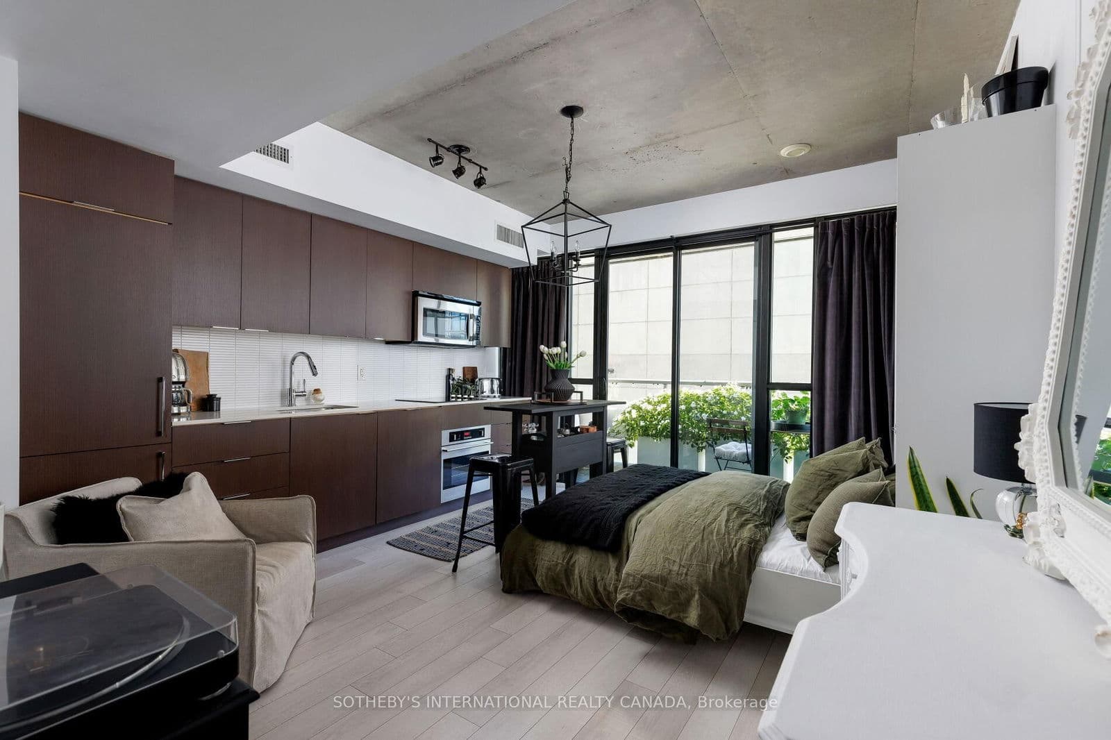 #223 - 5 Hanna Avenue