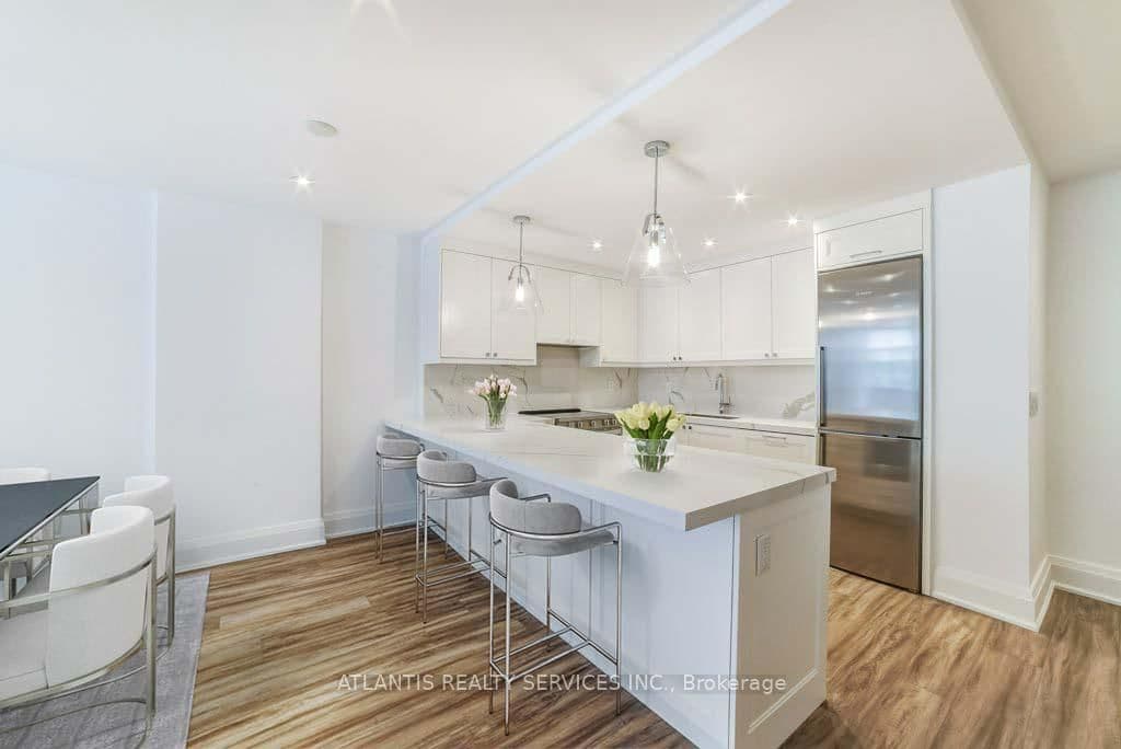335 Lonsdale Road, Unit 511