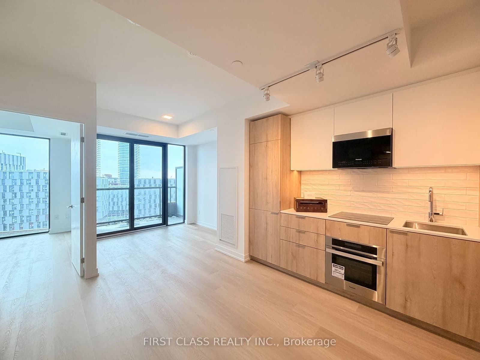 28 Eastern Avenue, Unit PH11