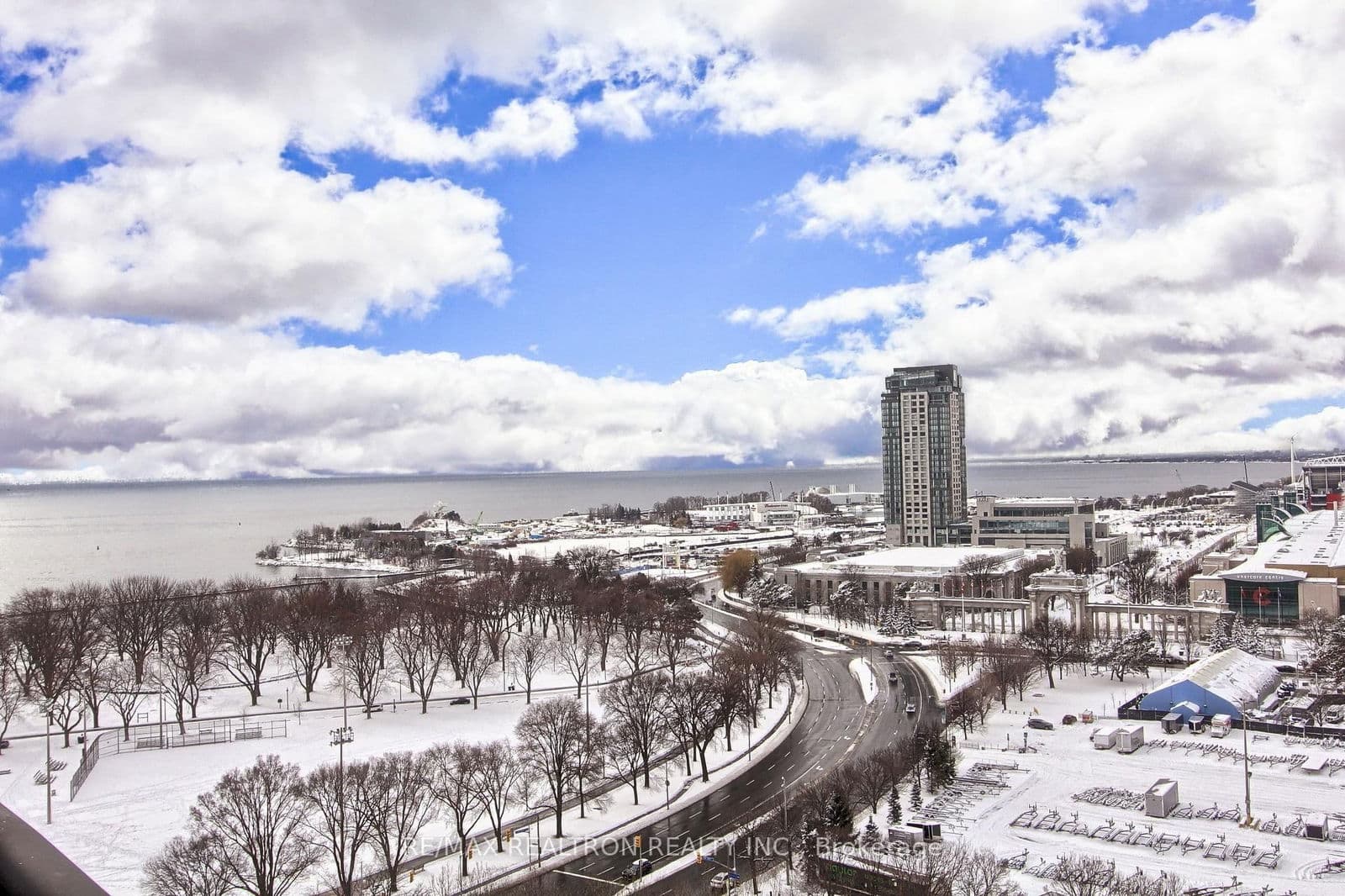 #2011 - 219 Fort York Boulevard