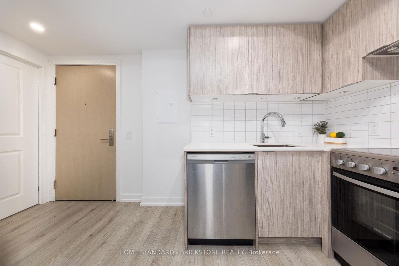 #1604 - 395 Bloor Street E