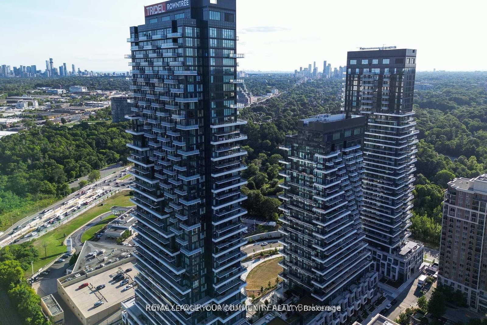 10 Inn on the Park Drive, Unit 101