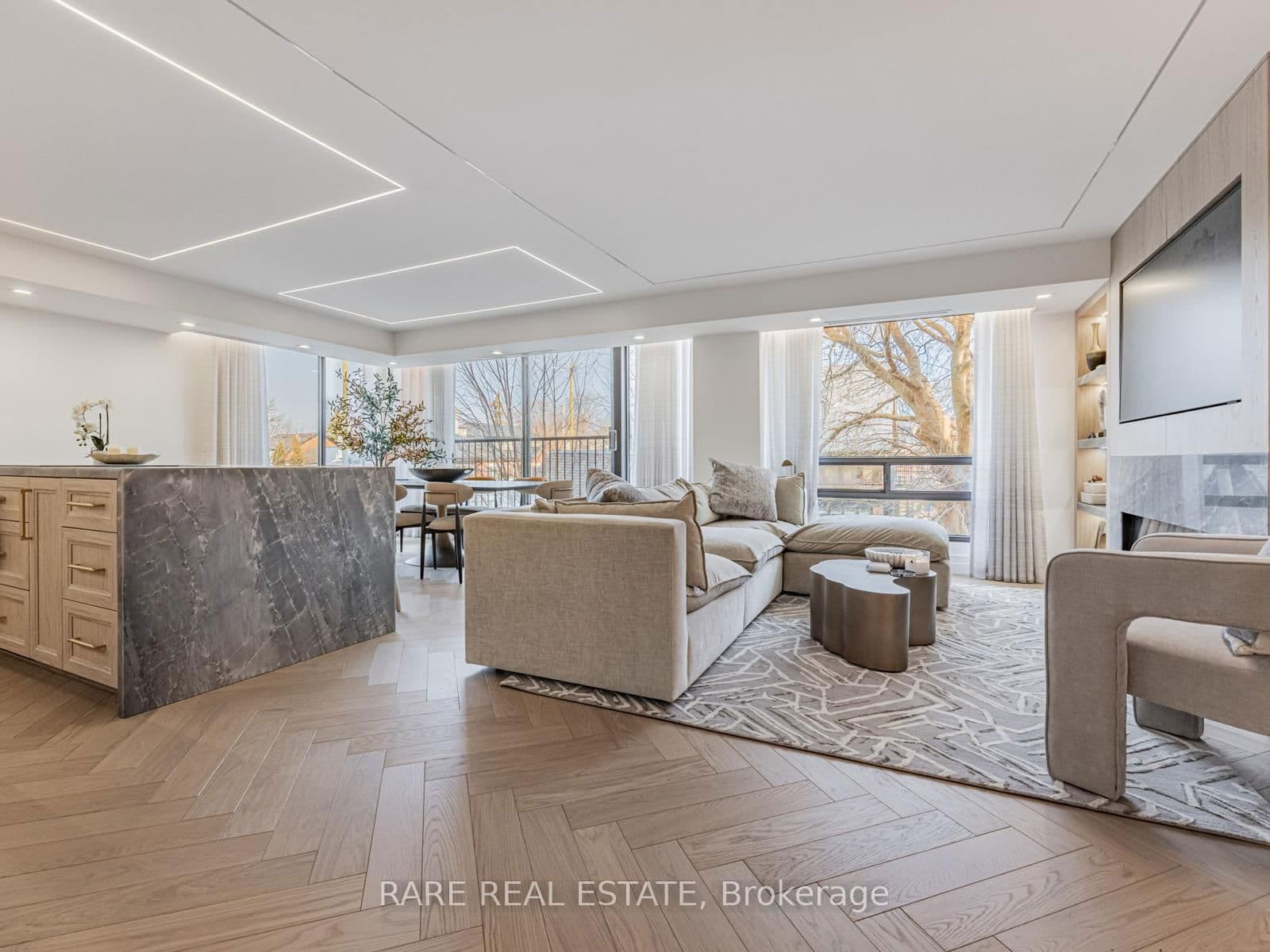 449 Walmer Road, Unit 301