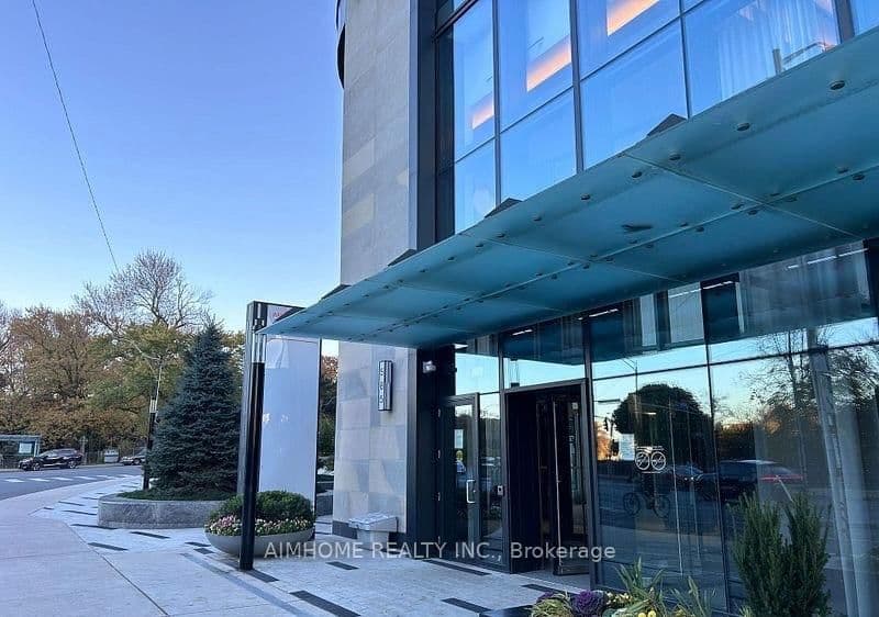 #1722 - 585 Bloor Street E