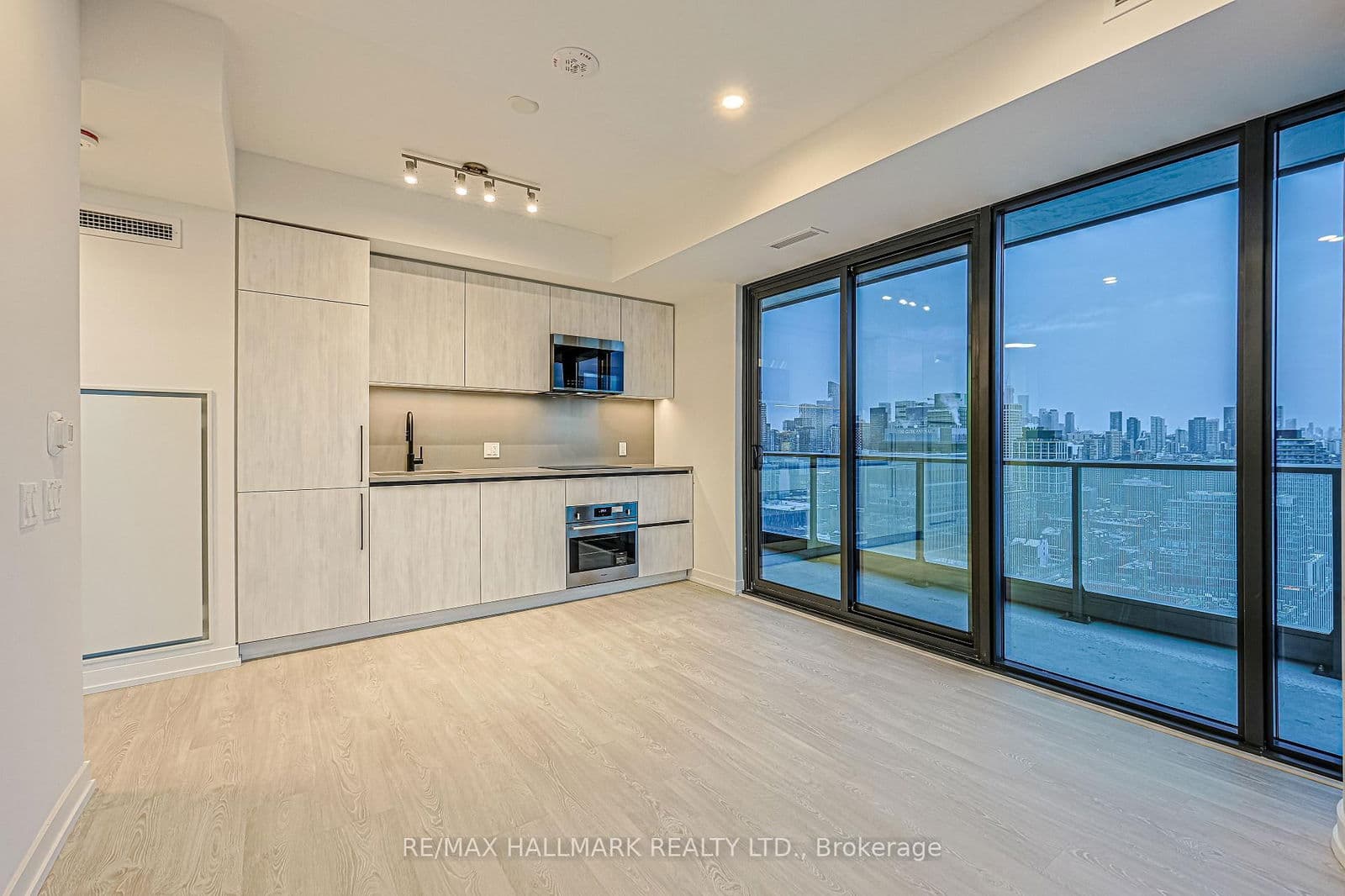 35 Parliament Street, Unit 2611