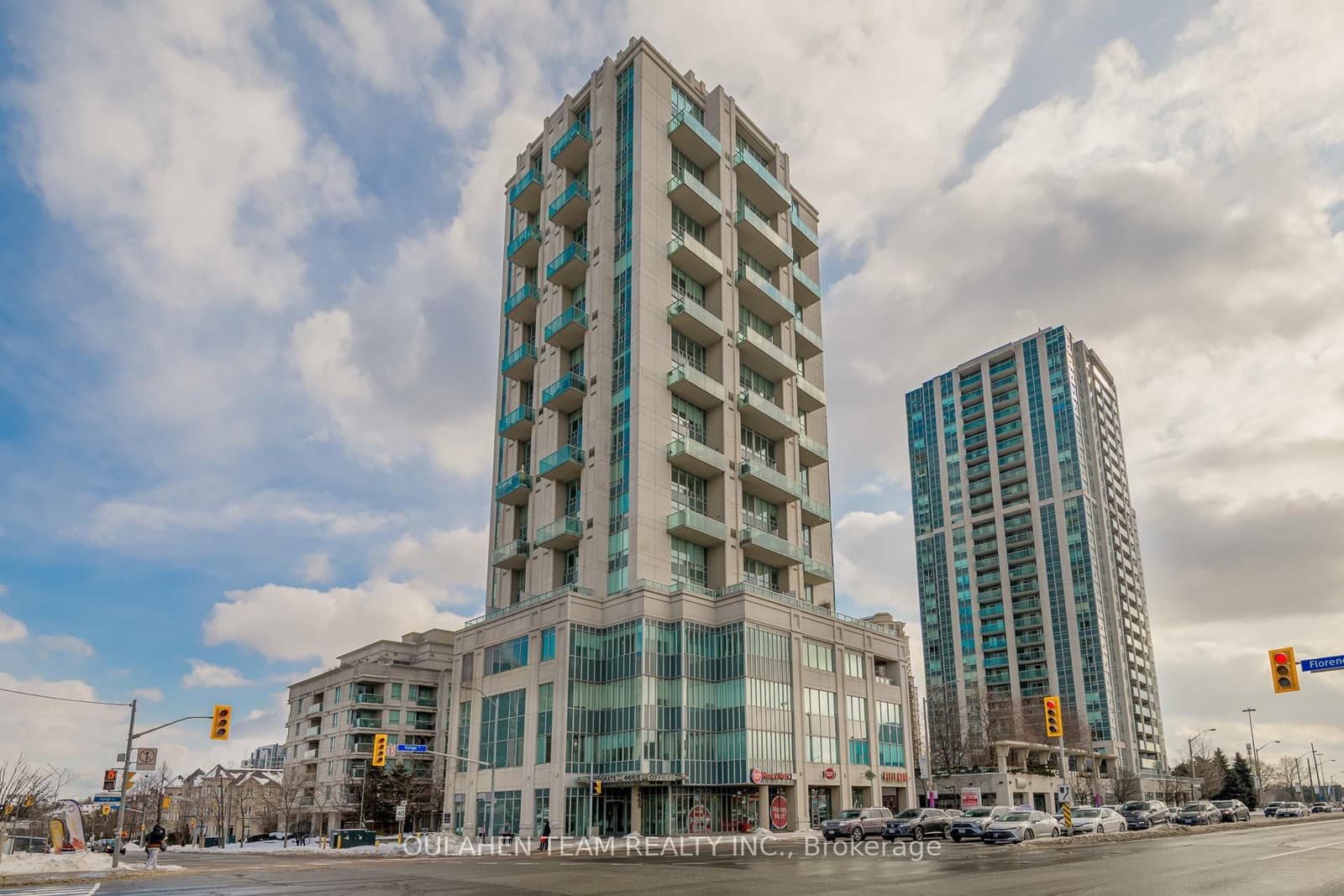 #909 - 1 Avondale Avenue