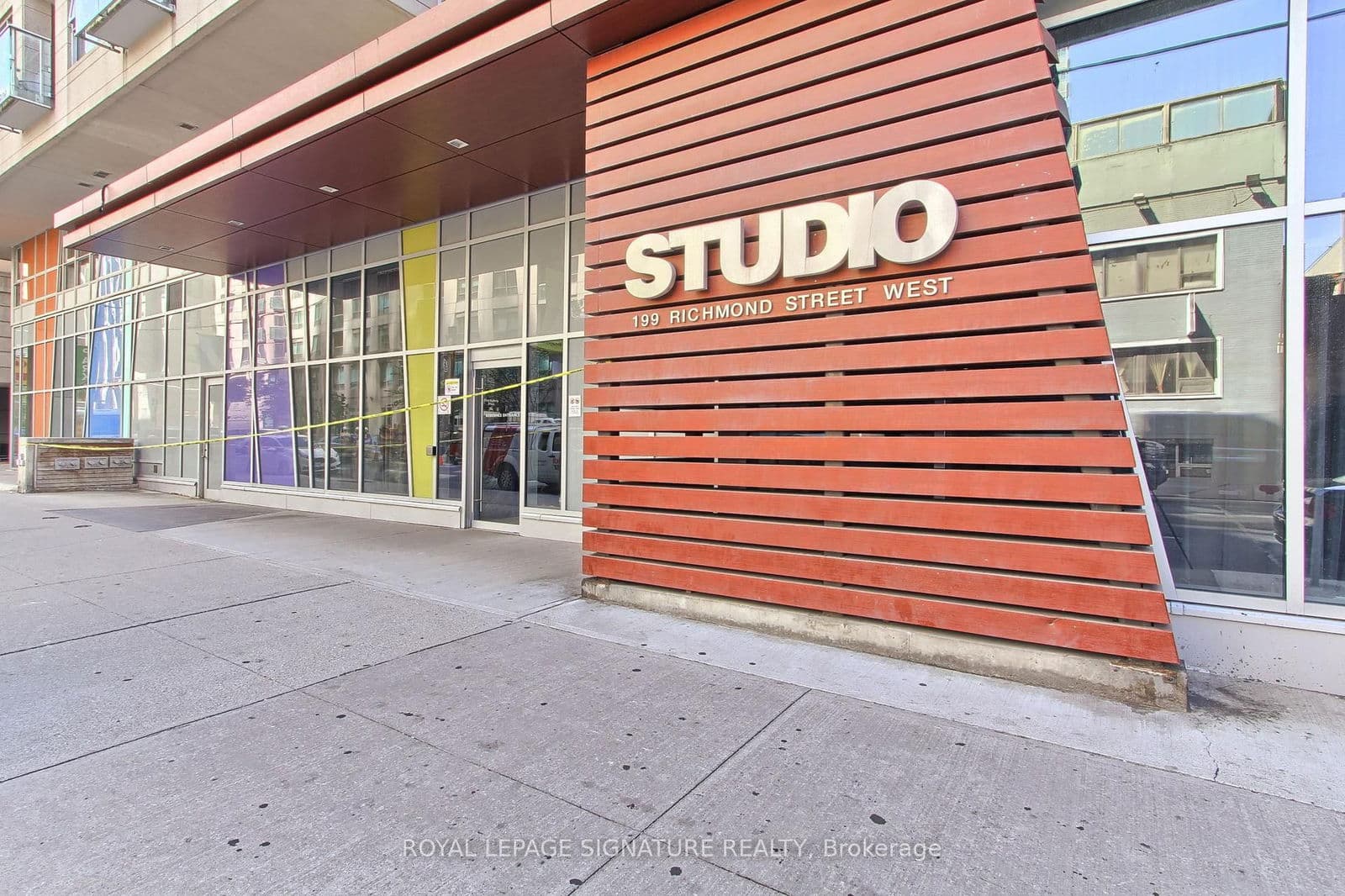 #618 - 199 Richmond Street W