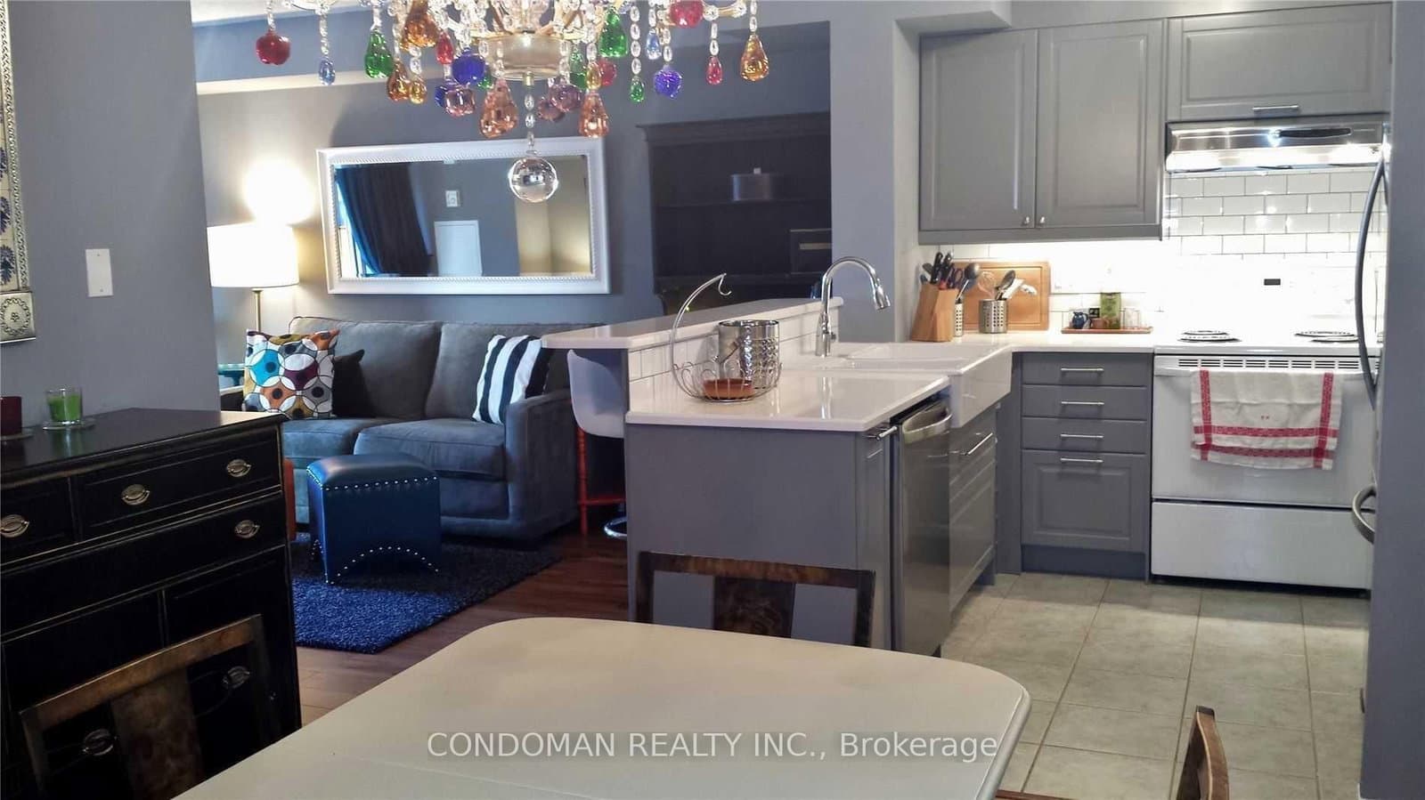 #308 - 323 E Richmond Street E