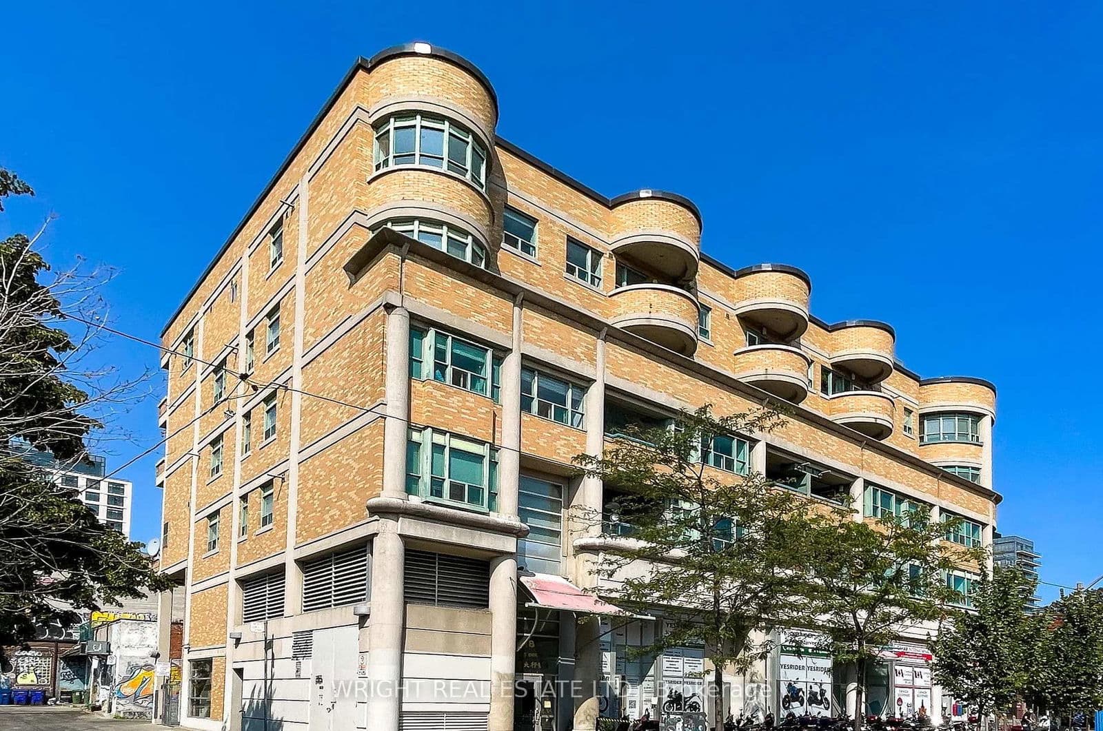 #306 - 8 Oxford Street