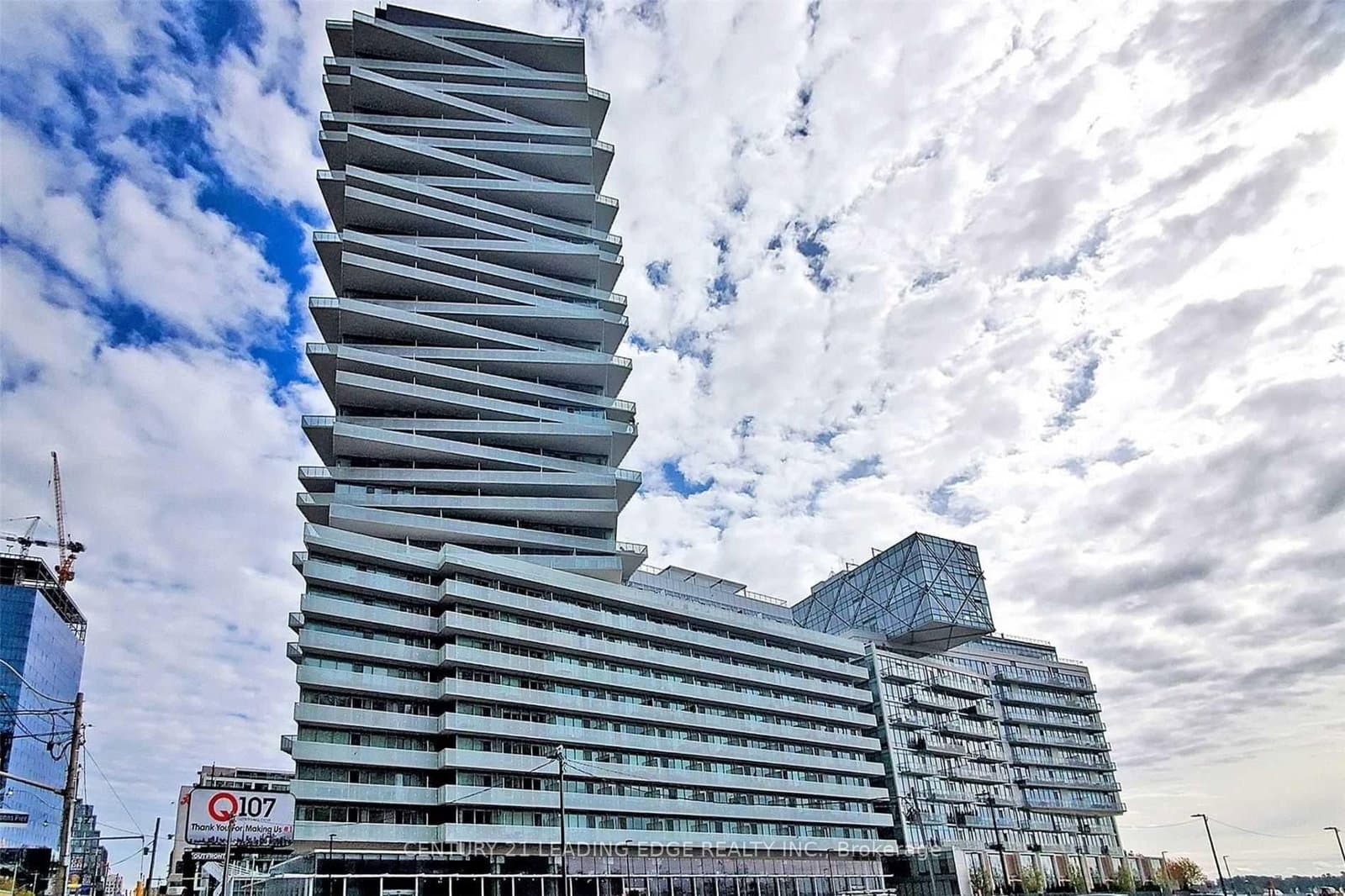 15 Queens Quay E, Unit 301