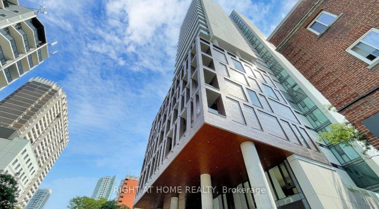 #607 - 81 E Wellesley Street