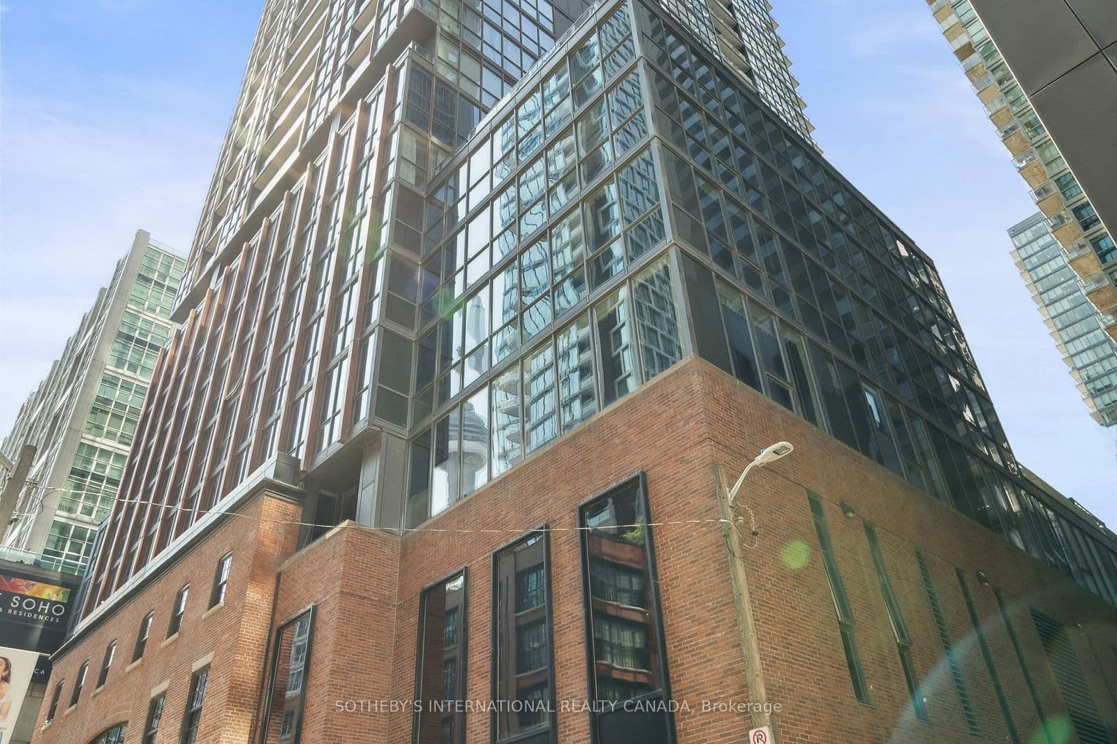 88 Blue Jays Way, Unit 3803