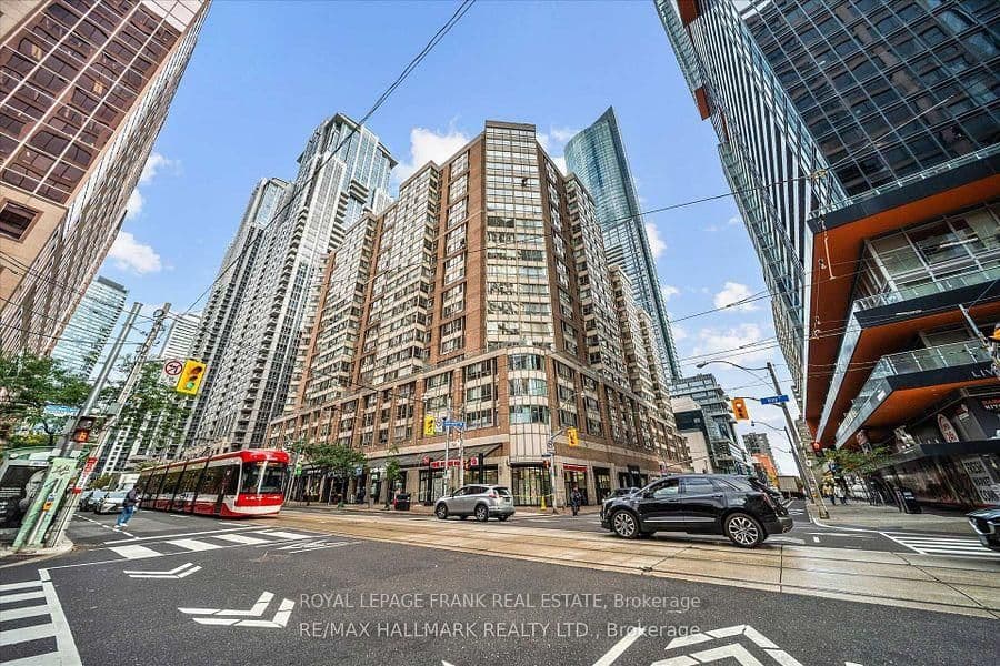 #1702 - 717 Bay Street