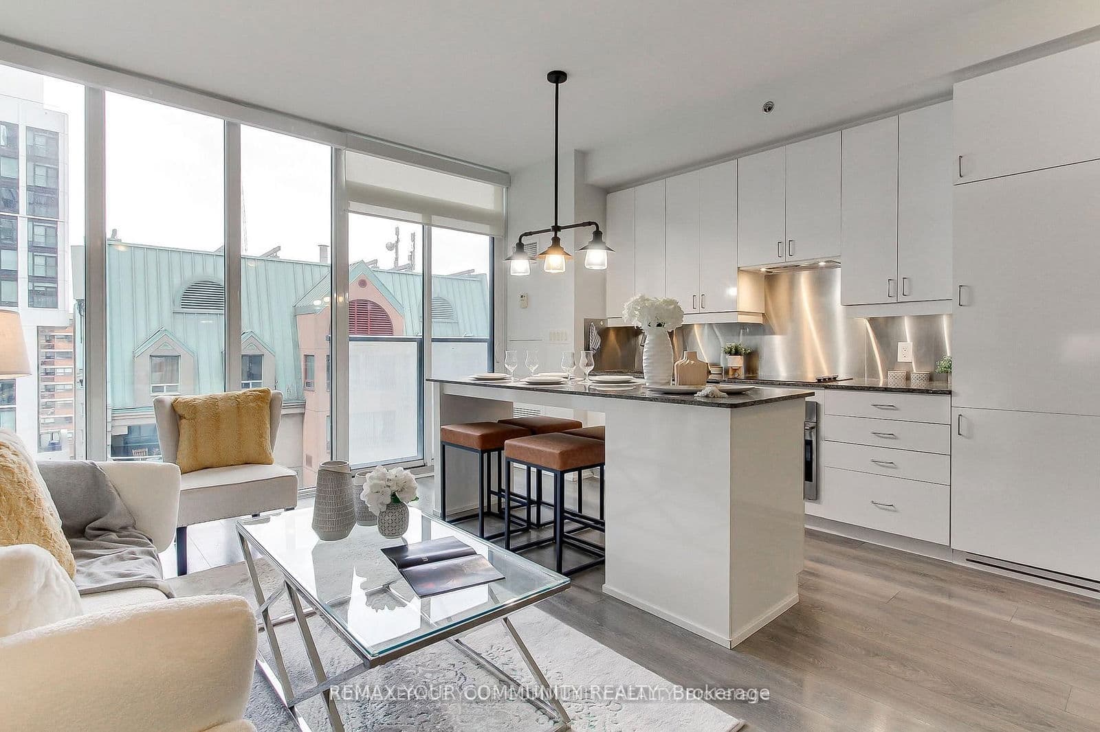 #1002 - 426 University Avenue