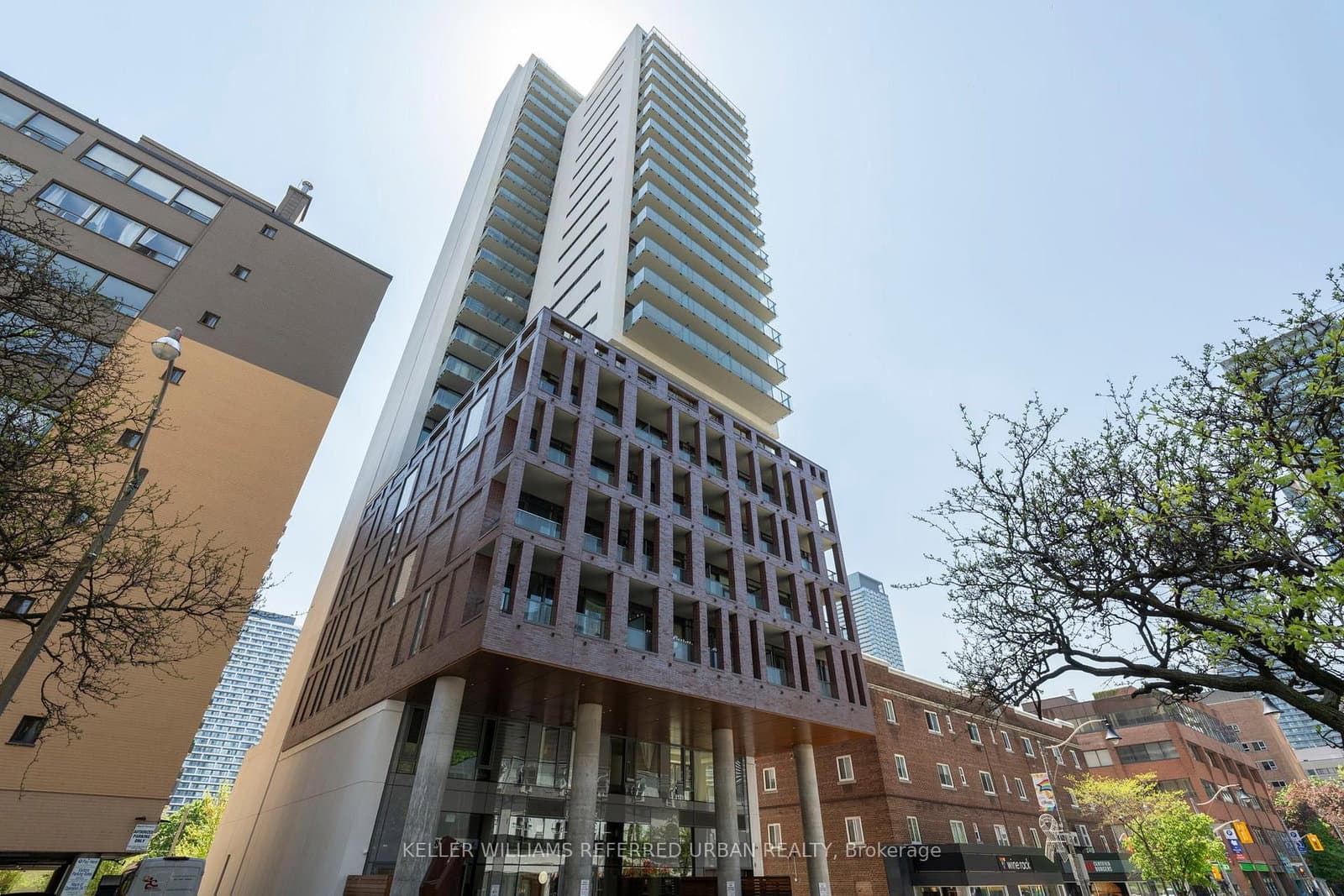 81 Wellesley Street E, Unit 402