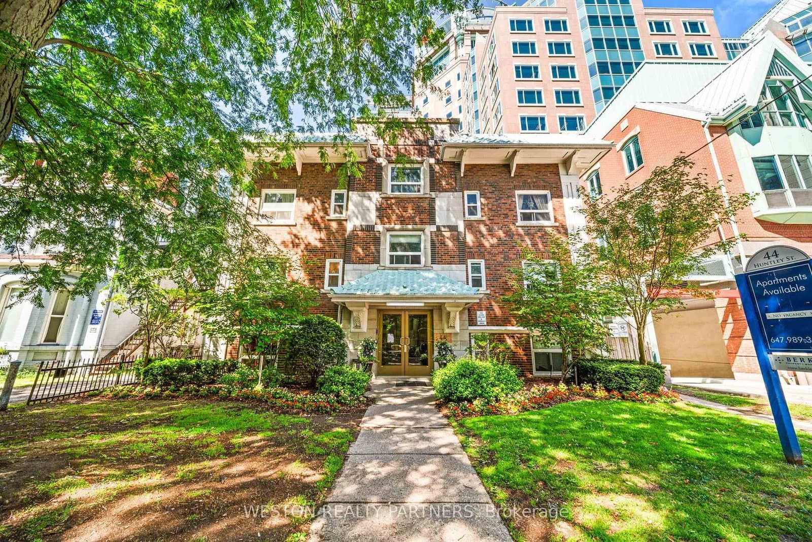 #104 - 44 Huntley Street