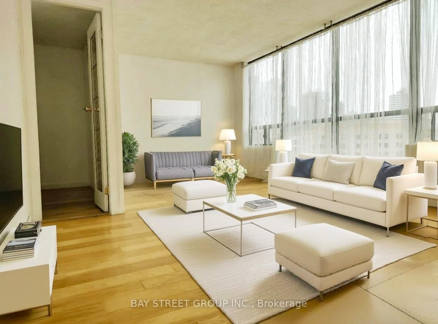 #Ph 01 - 117 Gerrard Street E