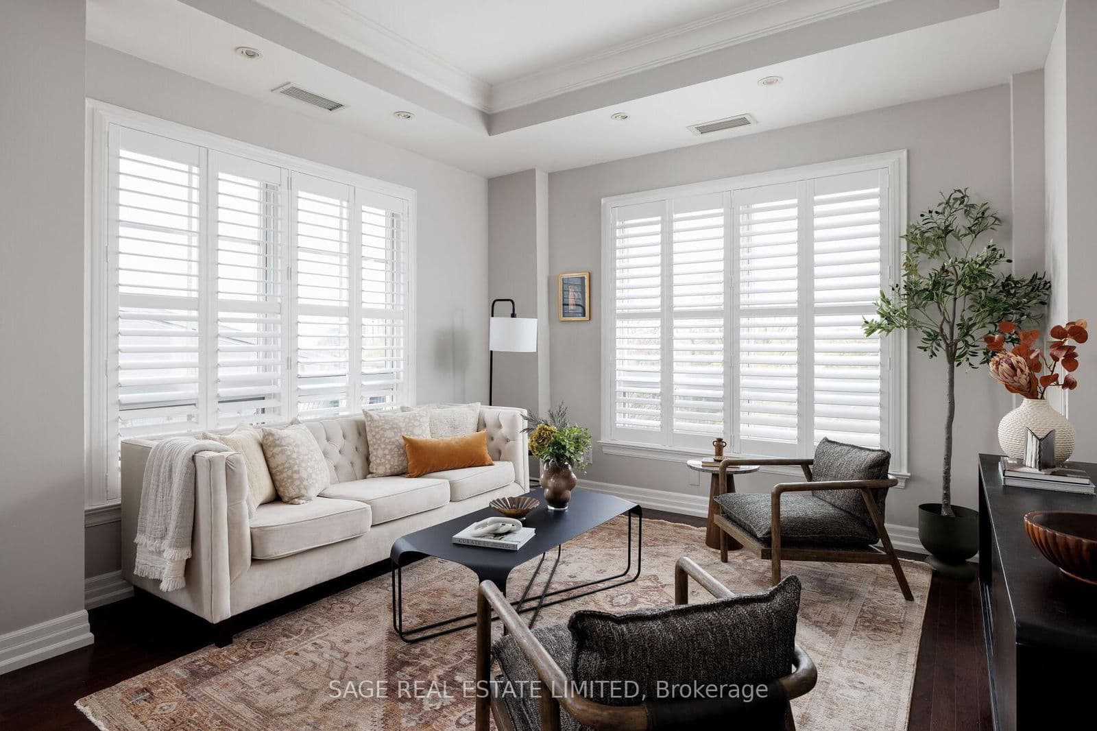 #416 - 21 Burkebrook Place