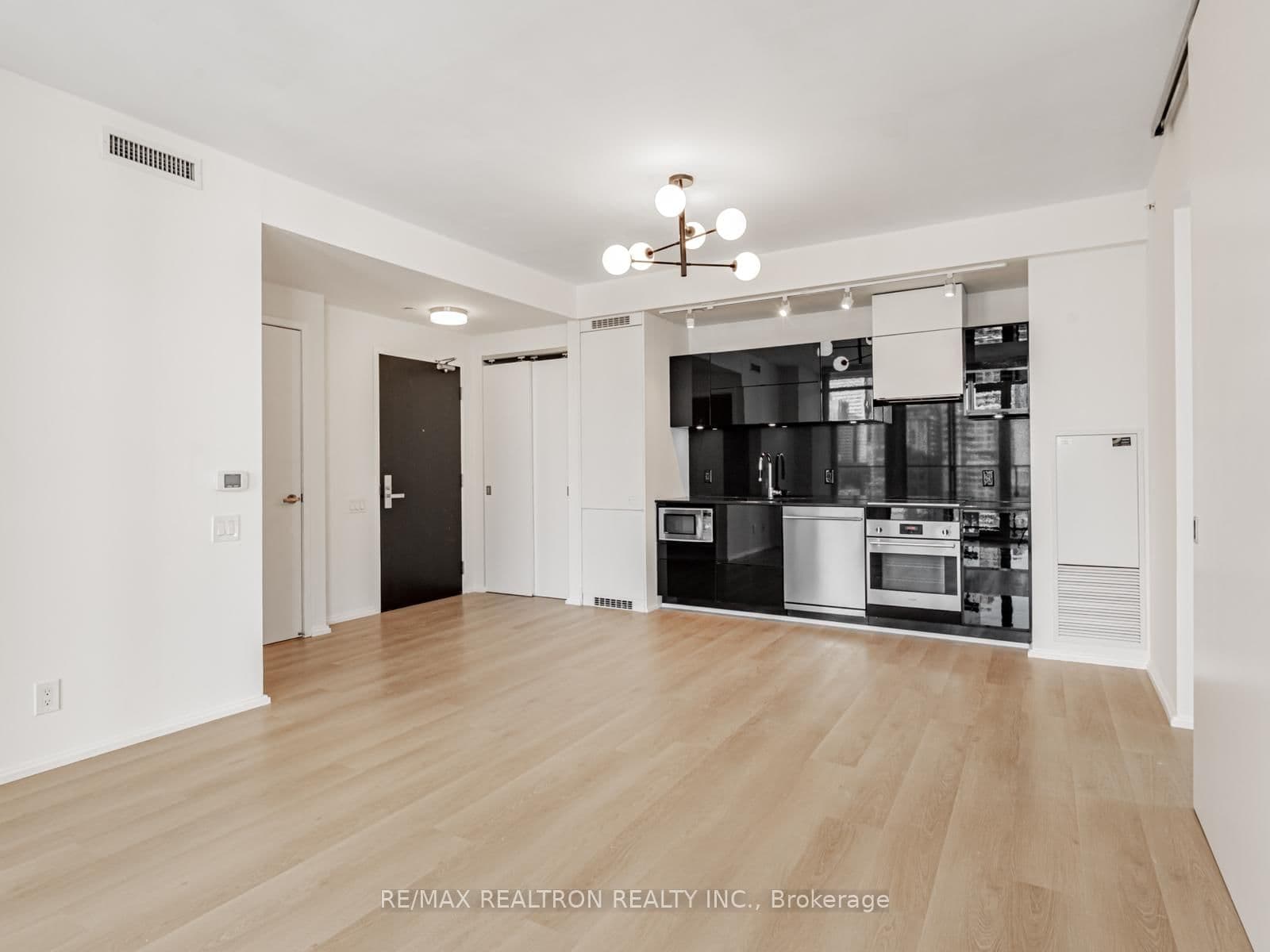 #2308 - 125 Peter Street